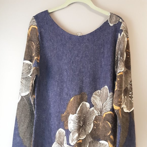 EZRA Designs Blue Floral V-neck Long-Sleeved Dress, Soft, Stretchy, Flowy Small - Picture 9 of 14